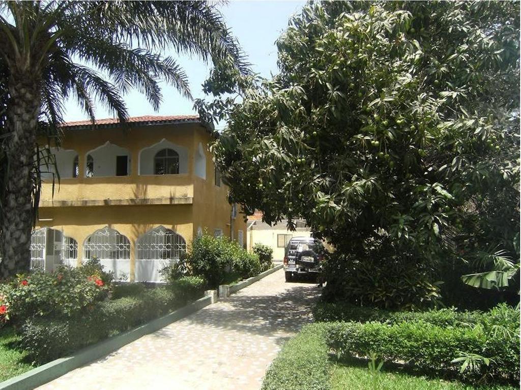 One World Village Guesthouse Bakau Ngoại thất bức ảnh