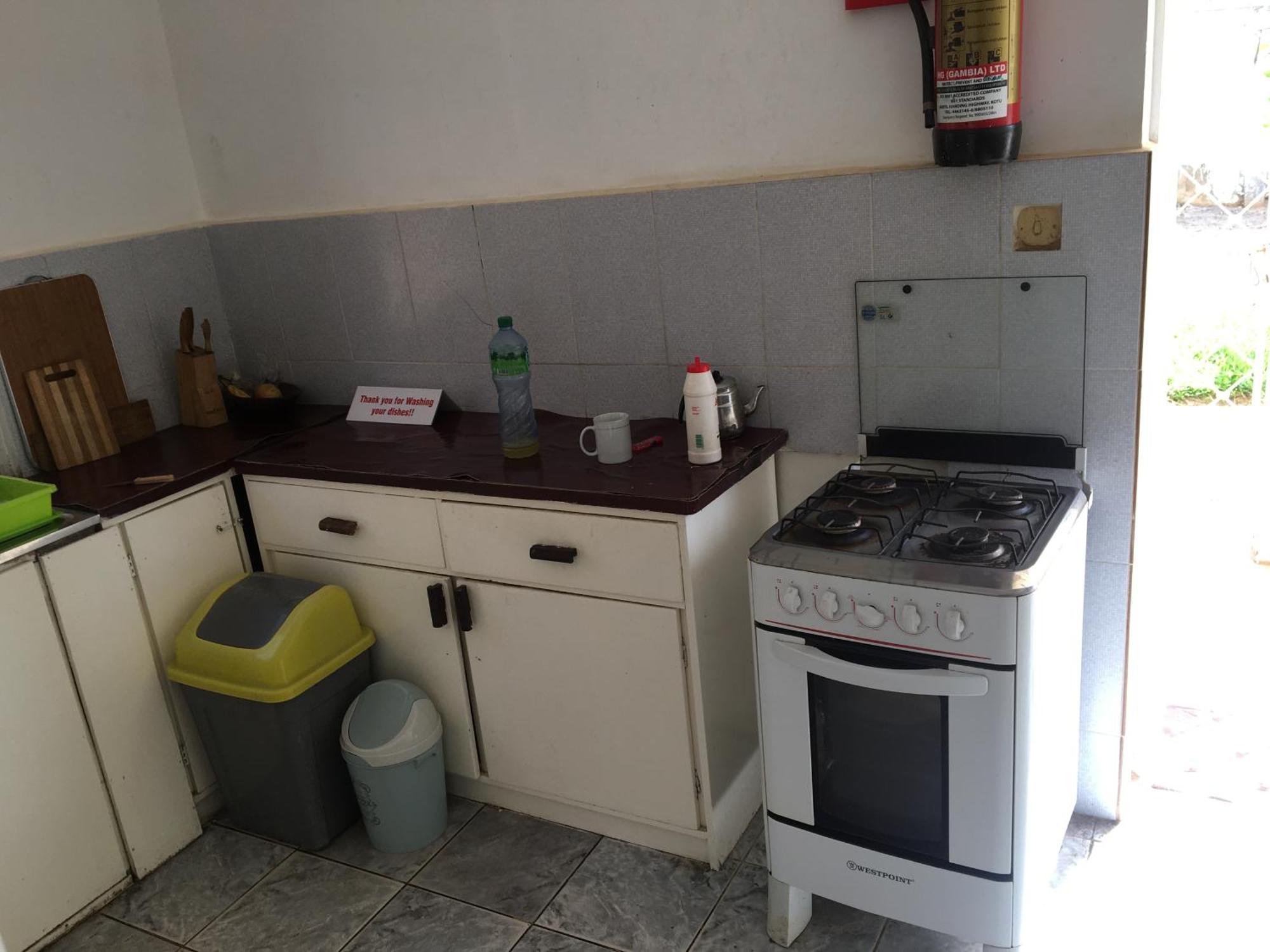 One World Village Guesthouse Bakau Ngoại thất bức ảnh