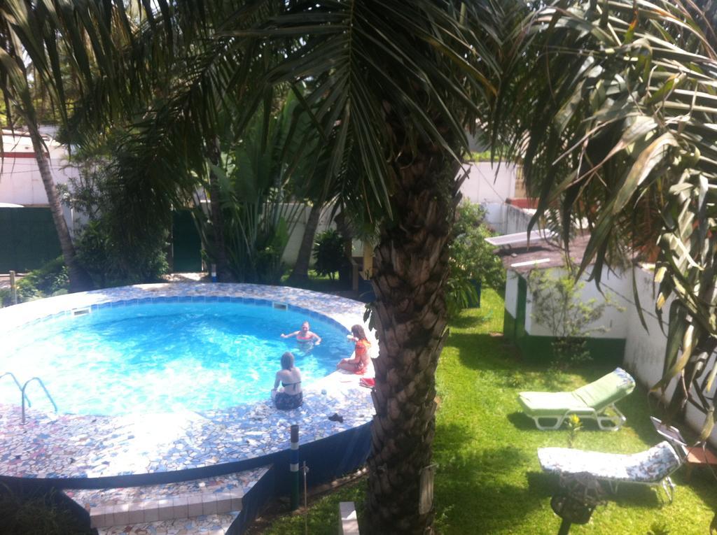 One World Village Guesthouse Bakau Ngoại thất bức ảnh