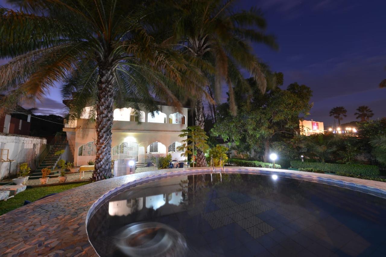 One World Village Guesthouse Bakau Ngoại thất bức ảnh