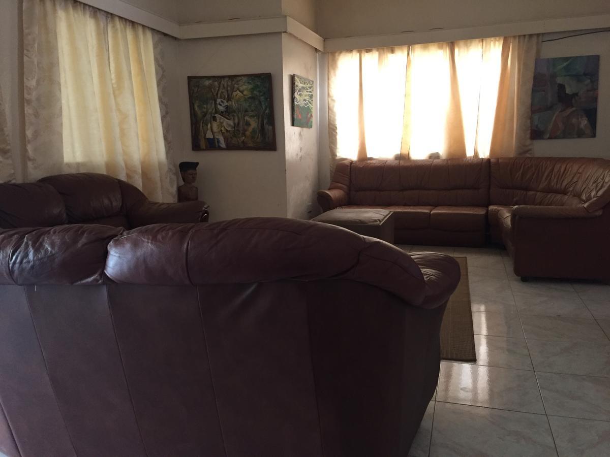 One World Village Guesthouse Bakau Ngoại thất bức ảnh