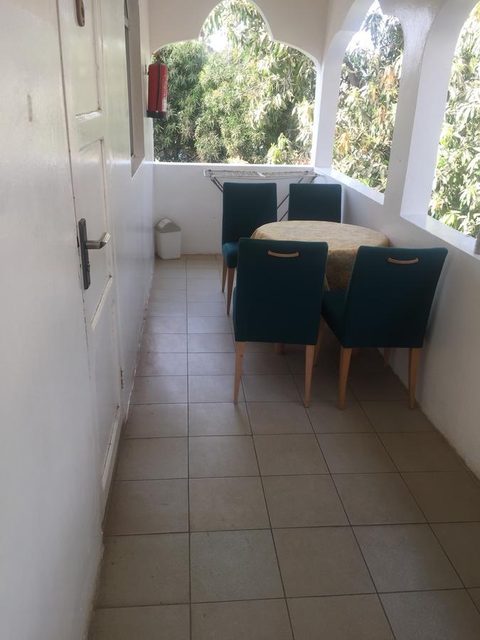 One World Village Guesthouse Bakau Ngoại thất bức ảnh